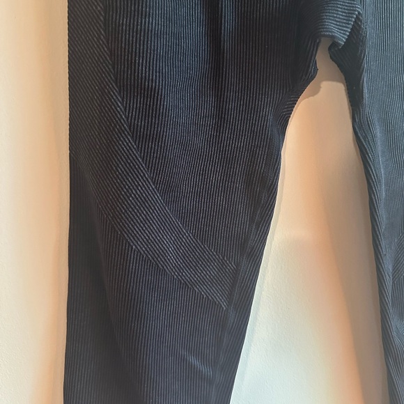 Bundle - Fabletics sports bra (M) and Joylab ribbed leggings (S) - Picture 4 of 10